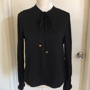 Excellent Condition Diane Von Furstenberg Black Silk Blouse